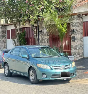 Toyota Corolla 2010 Blue