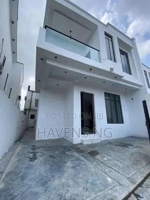4bdrm Duplex in Lekki Phase 2 for sale