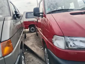 Volkswagen Transporter 2005 Red