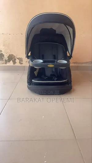 Graco 3 in 1 Baby Car Seat and Baby Stroller Combo