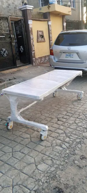 X-Ray Bulk Table Couch