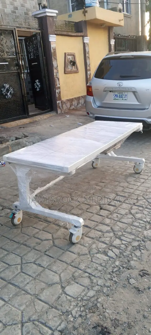 X-Ray Bulk Table Couch