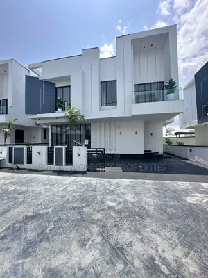 5bdrm Duplex in Chevron for sale