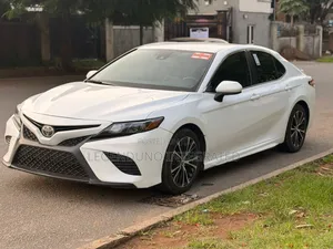Toyota Camry 2018 White