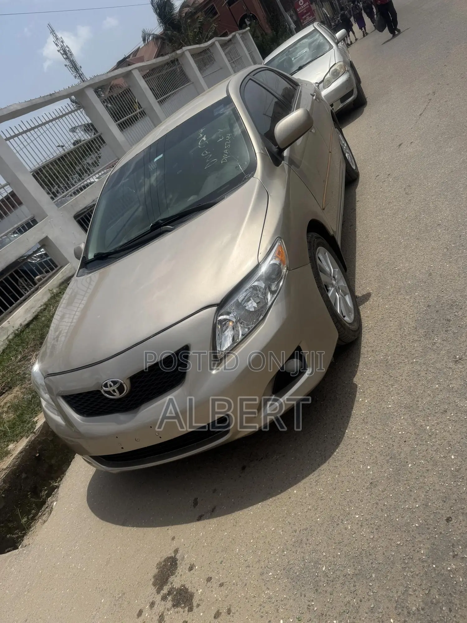 Toyota Corolla 2010 Gold