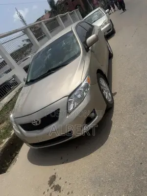 Toyota Corolla 2010 Gold