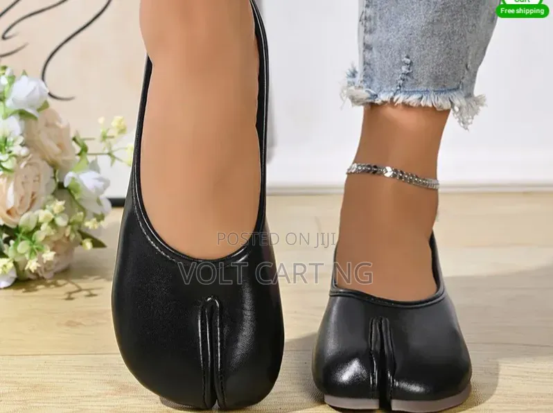 Split Toe Flat Shoe for Women
