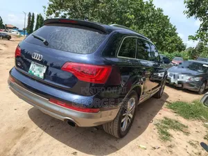 Audi Q7 2012 Blue