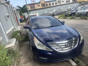Hyundai Sonata Limited 2.0T Sedan (2.0L 4cyl 6A) 2013 Blue