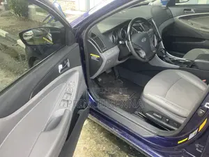 Hyundai Sonata Limited 2.0T Sedan (2.0L 4cyl 6A) 2013 Blue