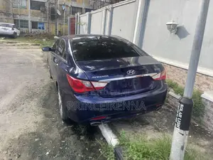 Hyundai Sonata Limited 2.0T Sedan (2.0L 4cyl 6A) 2013 Blue