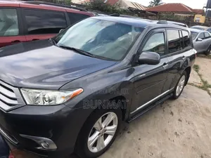 Toyota Highlander Limited 2011 Gray