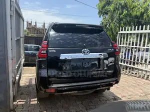 Toyota Land Cruiser Prado 2012 Black