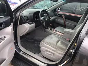 Toyota Highlander Limited 2011 Gray