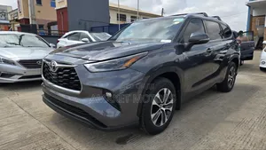 Toyota Highlander 2021 Gray
