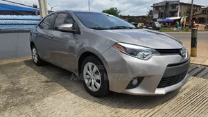 Toyota Corolla 2015 Maroon