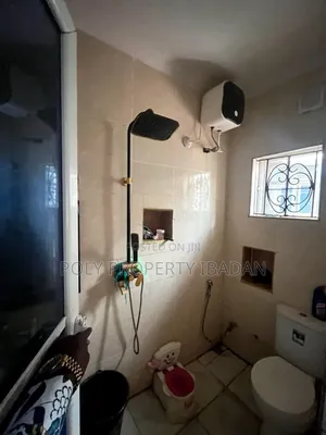 3bdrm Bungalow in Alapata Olodo Garage, Iwo Road for rent