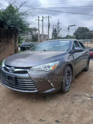 Toyota Camry LE 4dr Sedan (2.5L 4cyl 6A) 2016 Gray