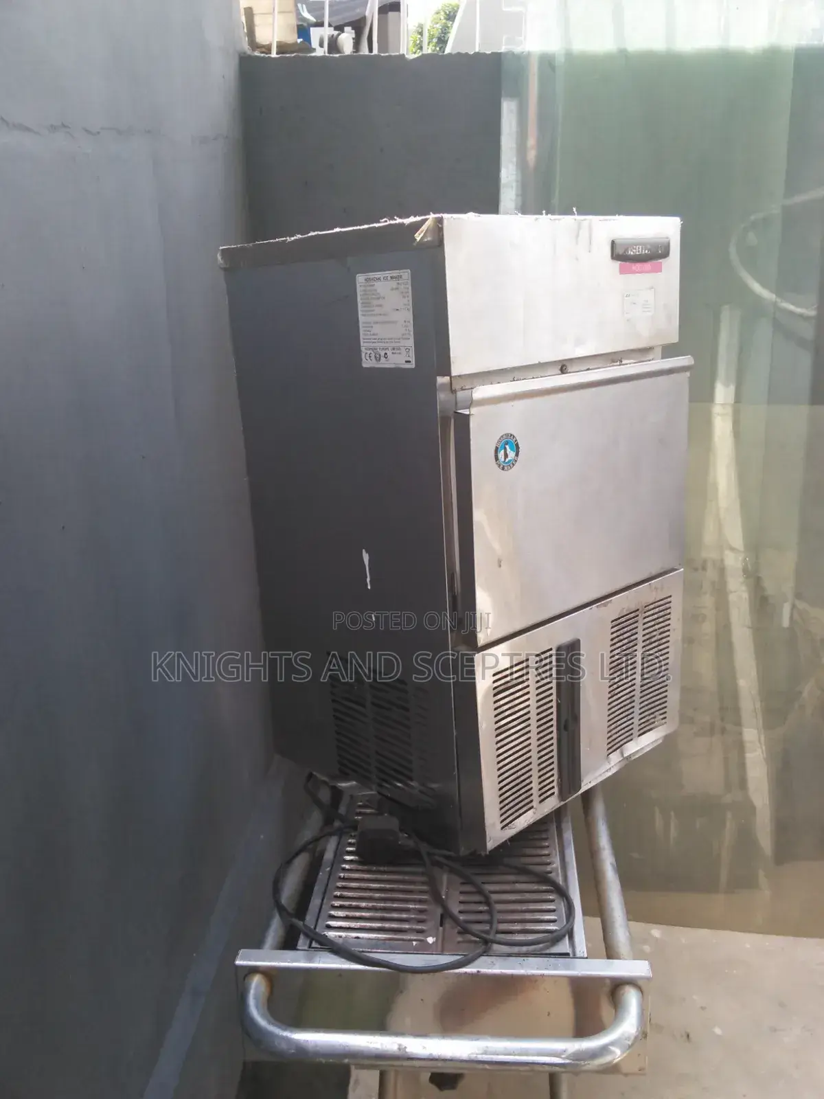 Commercial Ice Cube Maker