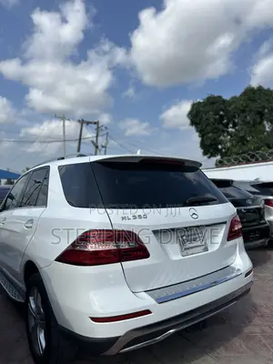 Mercedes-Benz M Class ML350 4MATIC 4dr SUV AWD (3.5L 6cyl 7A) 2014