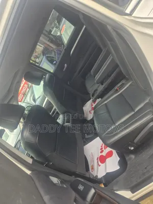 Toyota Highlander XLE 4dr SUV (3.5L 6cyl 6A) 2015 White
