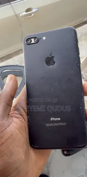 Apple iPhone 7 Plus 32 GB Black