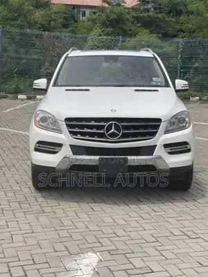 Mercedes-Benz M Class ML350 4dr SUV (3.5L 6cyl 7A) 2015 White