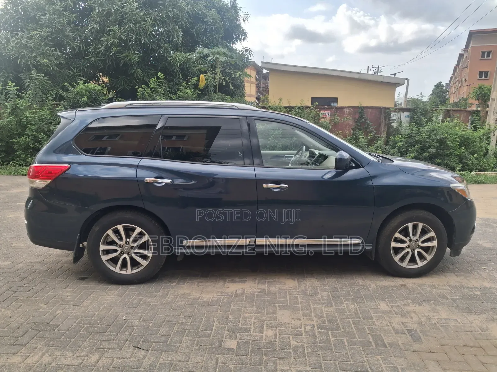 Nissan Pathfinder 2015 Blue