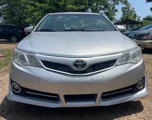 Toyota Camry SE 4dr Sedan (2.5L 4cyl 6A) 2013 Silver