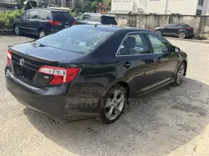 Toyota Camry SE 4dr Sedan (2.5L 4cyl 6A) 2012 Black