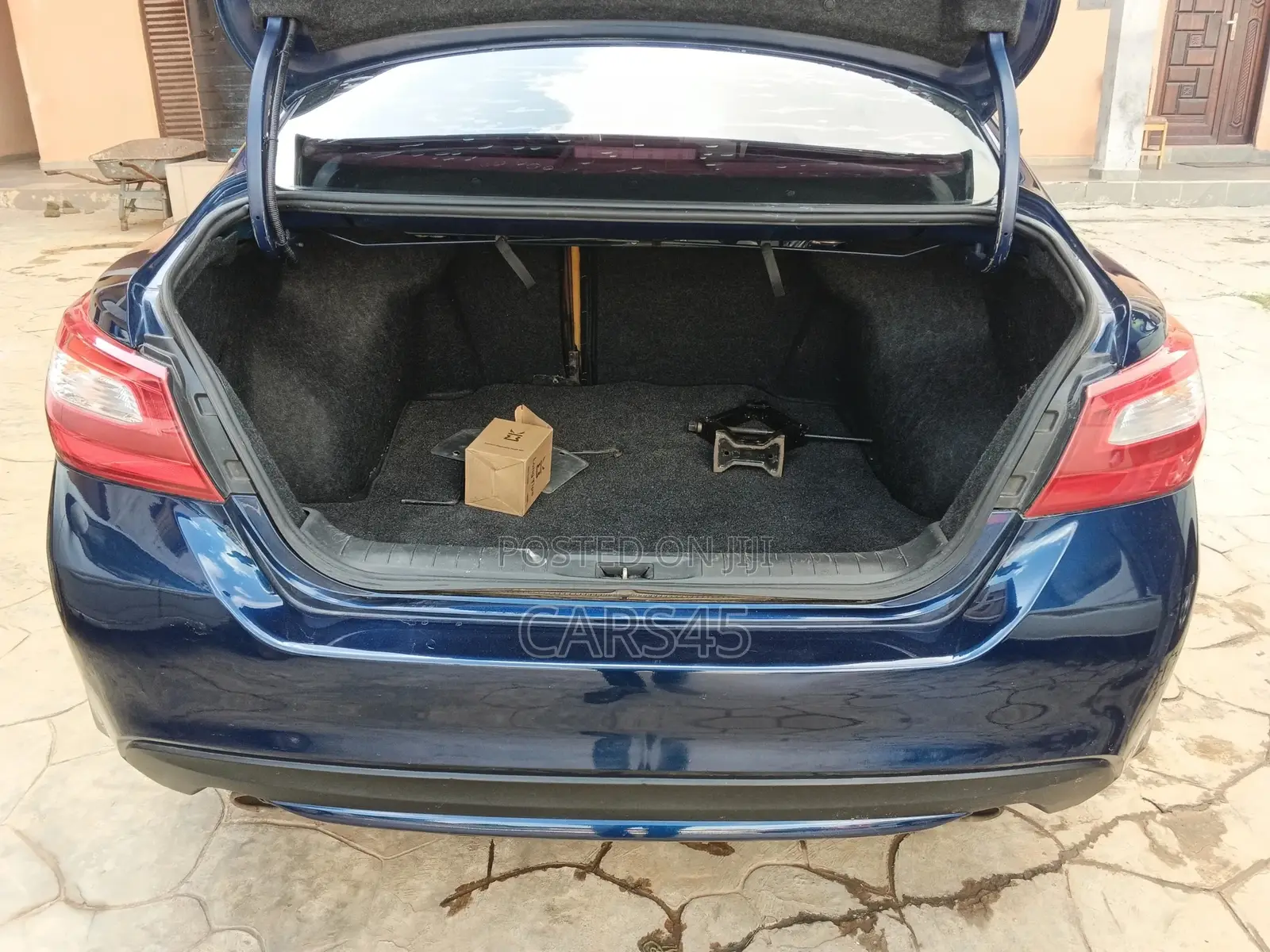 Nissan Altima 2016 Blue