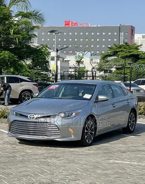 Toyota Avalon XLE Premium FWD Sedan (3.6L 6cyl 6A) 2016 Silver