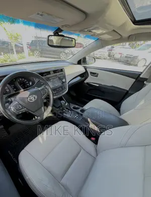 Toyota Avalon XLE Premium FWD Sedan (3.6L 6cyl 6A) 2016 Silver