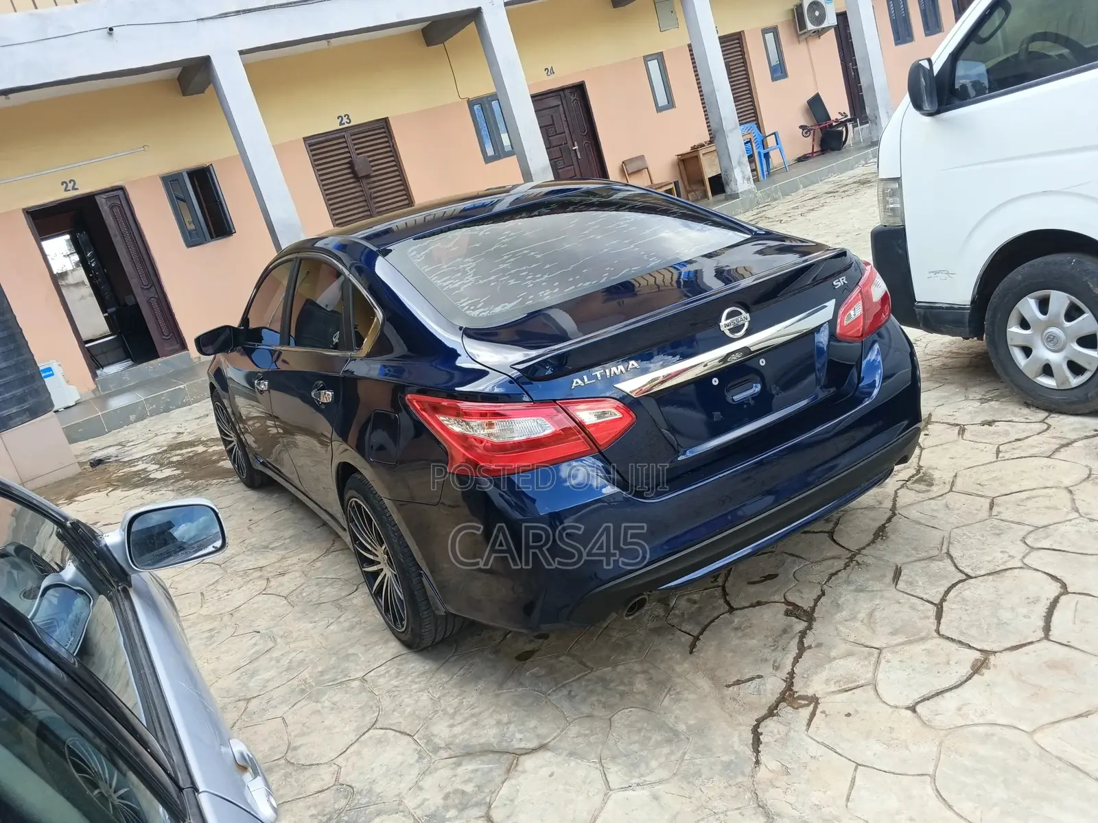 Nissan Altima 2016 Blue