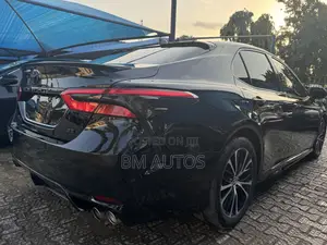 Toyota Camry SE FWD (2.5L 4cyl 8AM) 2018 Black