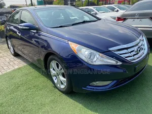 Hyundai Sonata Limited 2.0T Sedan (2.0L 4cyl 6A) 2013 Blue