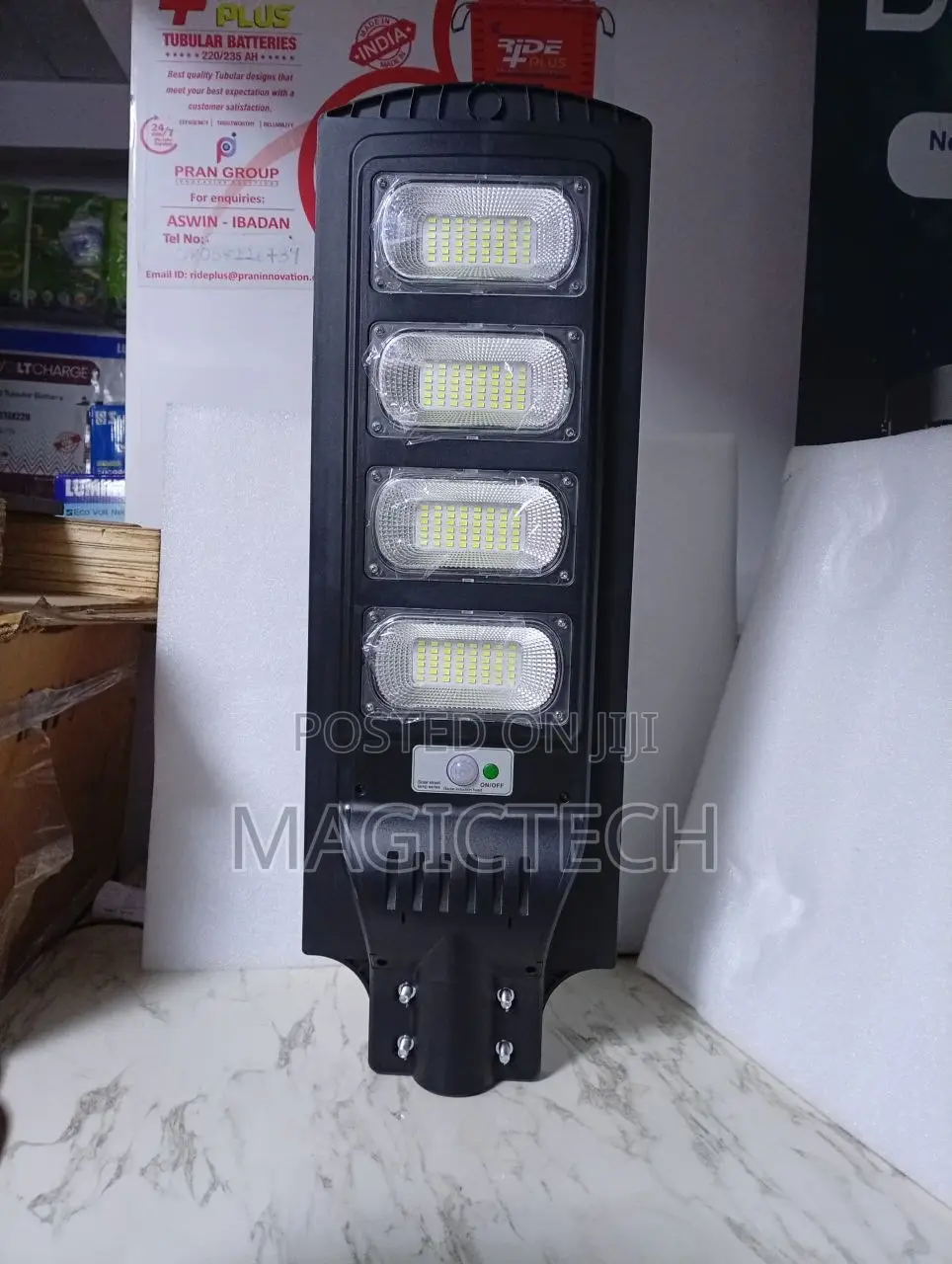 Suntrick 200w Solar Street Light