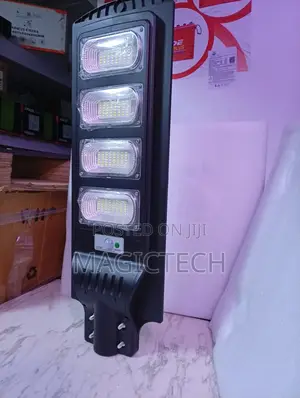 Suntrick 200w Solar Street Light