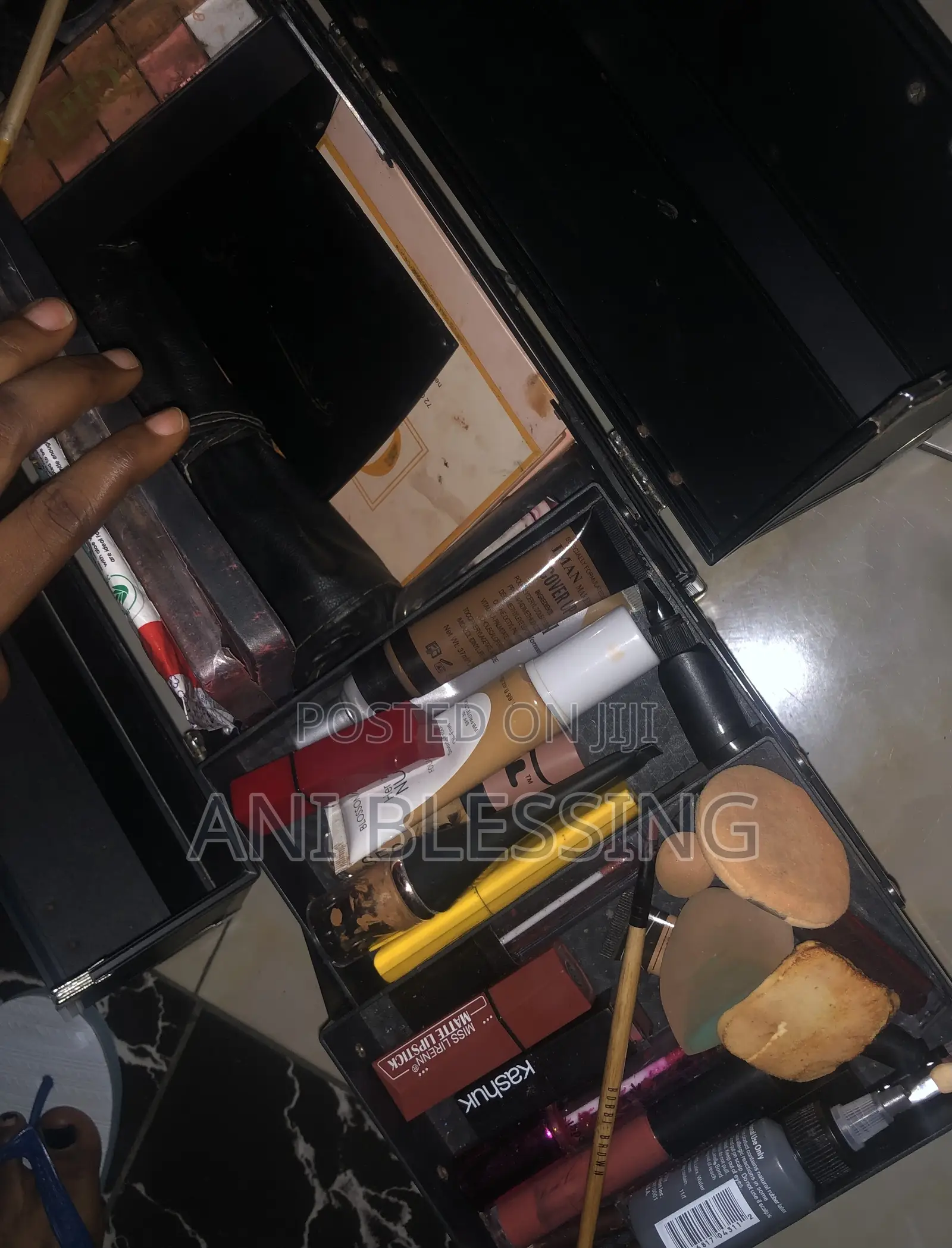 Make Up Box and Working Tools