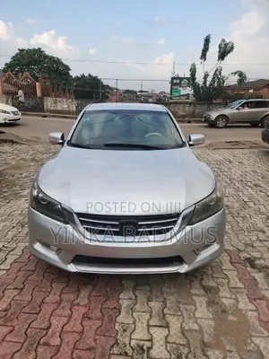 Honda Accord EX-L V-6 4dr Sedan w/Navigation (3.5L 6cyl 6A) 2014 Silver