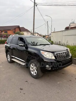 Toyota Regius 2011 Black