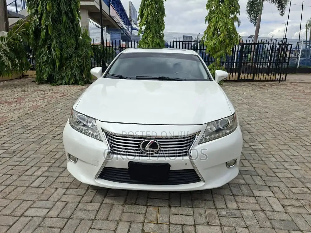 Lexus ES 2014 White