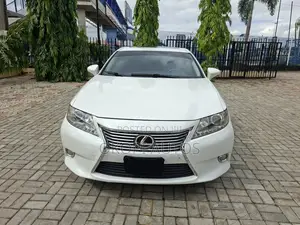 Lexus ES 2014 White