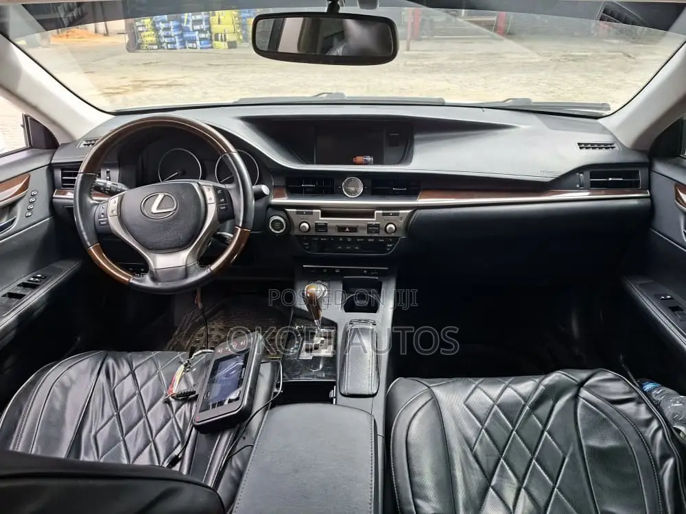 Lexus ES 2014 White