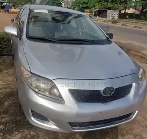 Toyota Corolla LE 4dr Sedan (1.8L 4cyl 4A) 2010 Silver