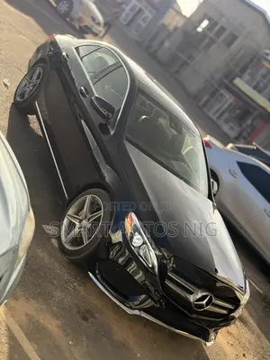 Mercedes-Benz C300 Luxury Sedan RWD (2.0L 4cyl 7A) 2017 Black