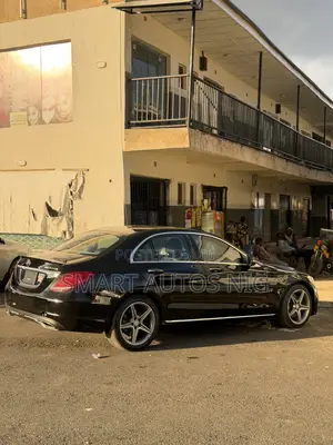 Mercedes-Benz C300 Luxury Sedan RWD (2.0L 4cyl 7A) 2017 Black
