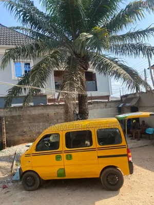 Suzuki APV Minibus 2010 Yellow
