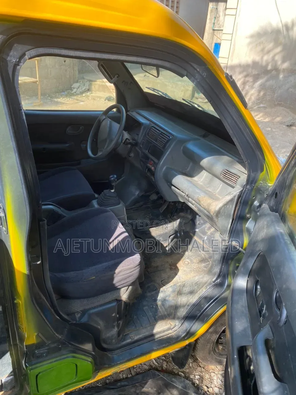 Suzuki APV Minibus 2010 Yellow