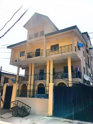 15bdrm Block of Flats in Aguda / Surulere for sale